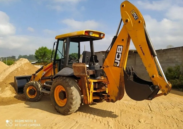 Restroeacavadeira JCB 2013