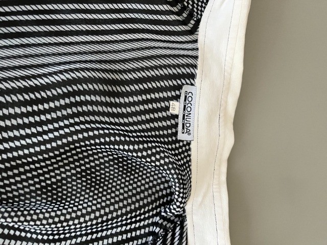 Camisa de Alfaiataria preta e branco com punhos e gola branca usada - Foto 5