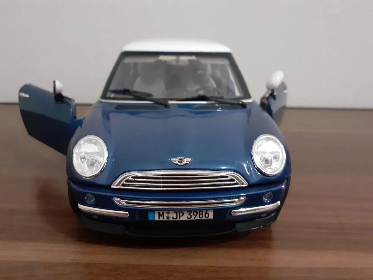 Miniatura mini cooper 1:18 - Hobbies e coleções - Lontra