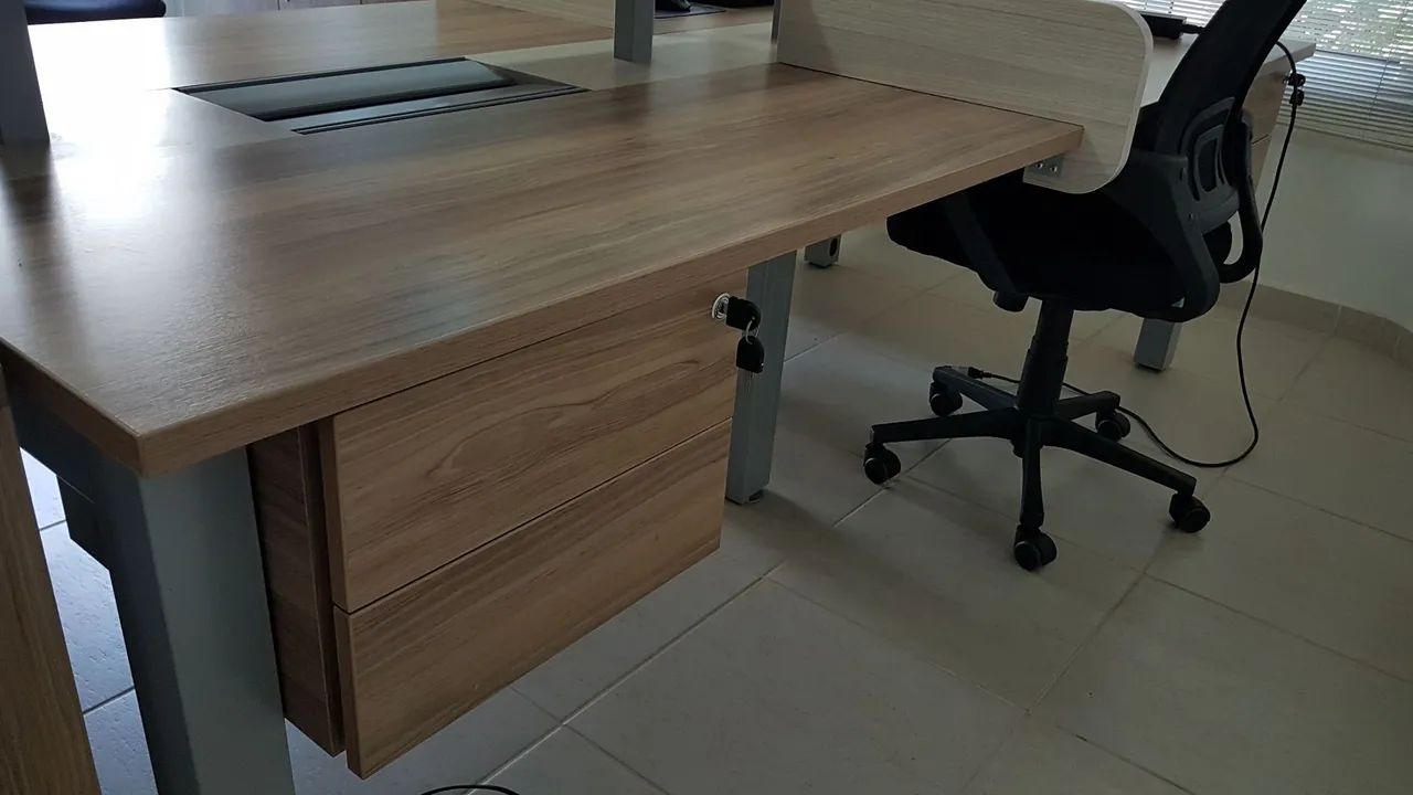 Módulo de Estações de Trabalho + Mesa de Reuniões - Foto 5