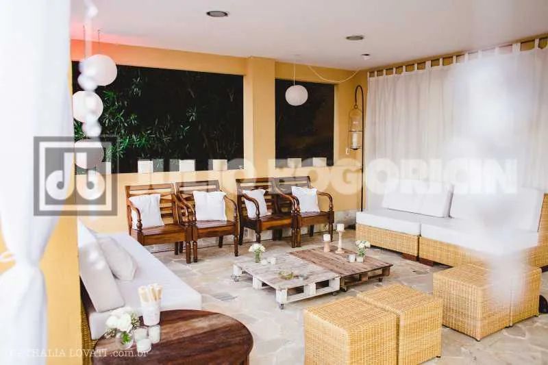 Luxuosa Casa em Condomínio - Triplex - Residencial - Anil - Jacarepaguá - 6 quartos ; 5 su