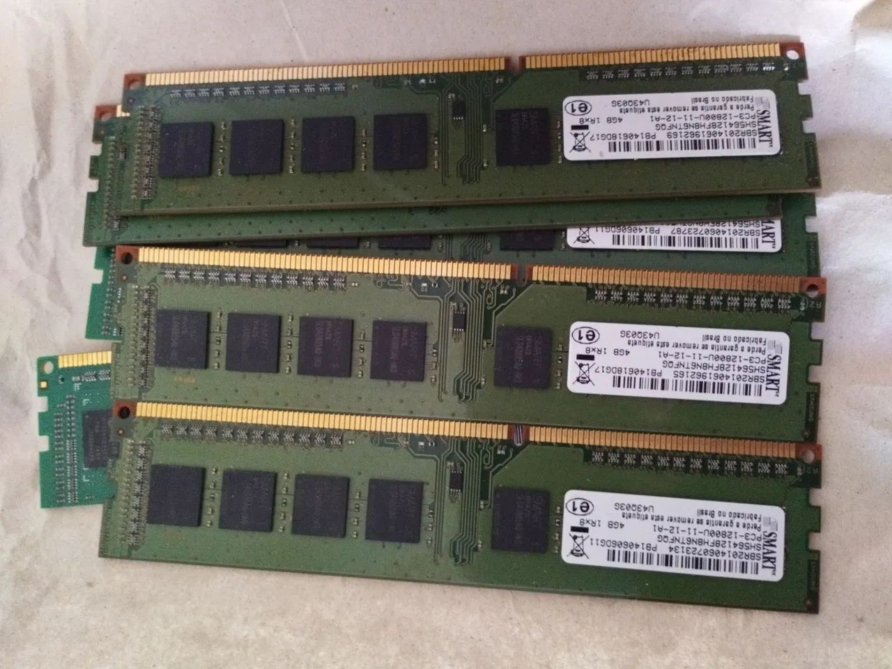 Memórias RAM 8GB ou 4GB DDR3 PC3-12800 