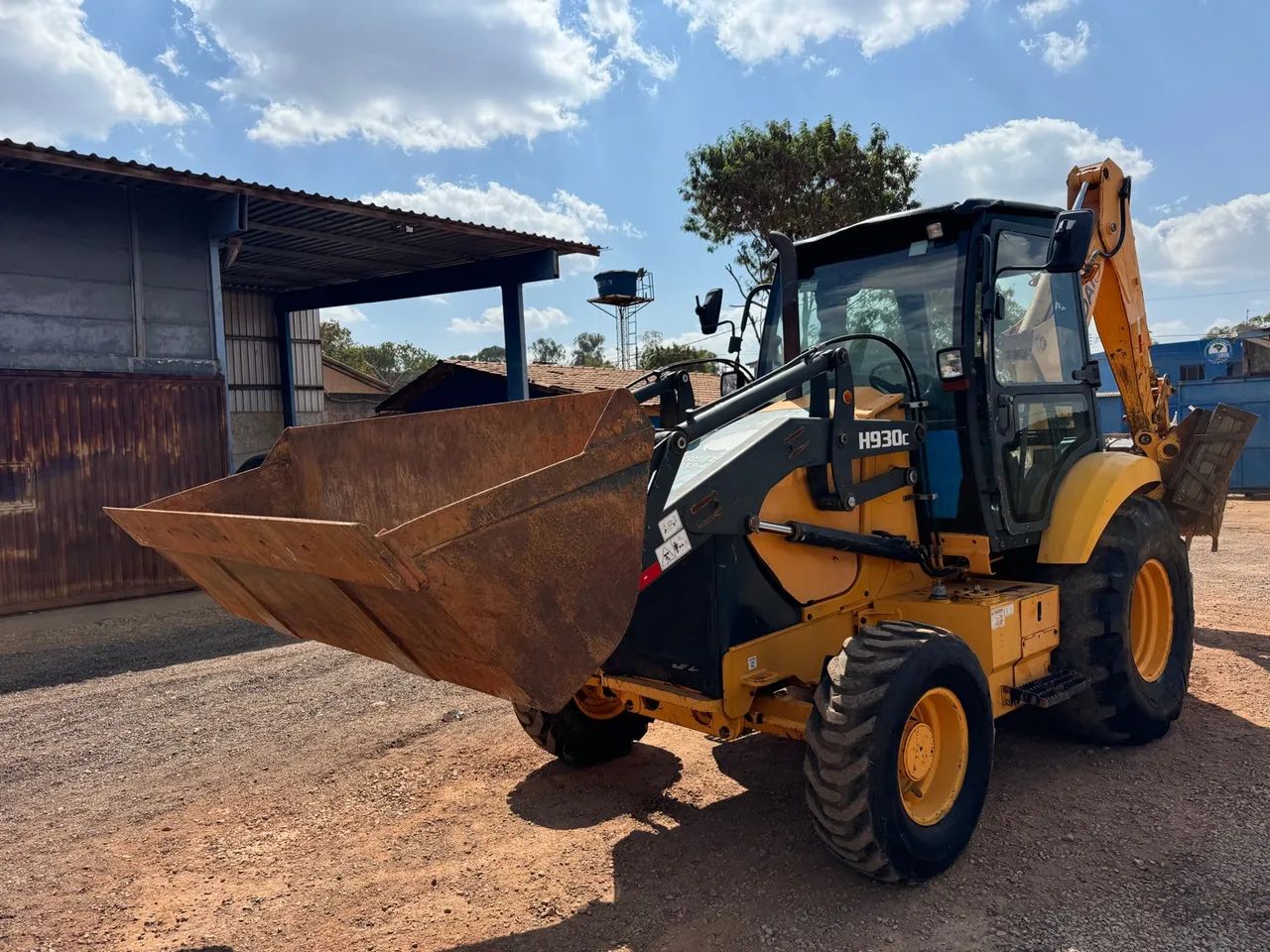 Retroescavadeira Hyundai H930c 2014 - Foto 4