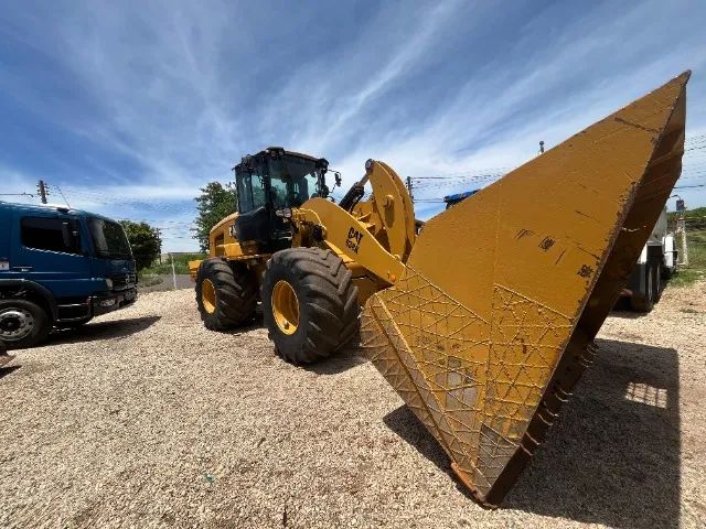 Pá Carregadeira Caterpillar 938K - Foto 4