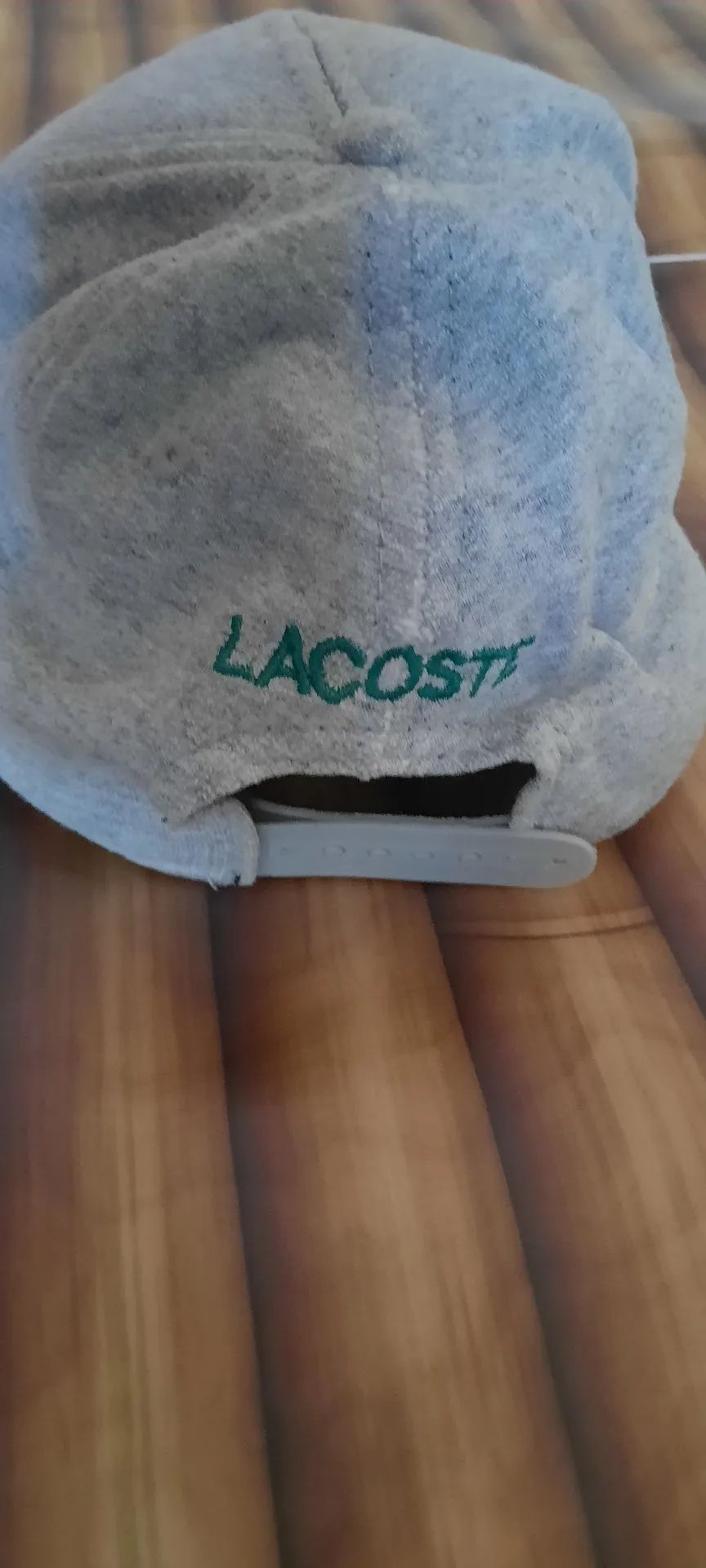 Boné Lacoste Cinza. - Foto 2