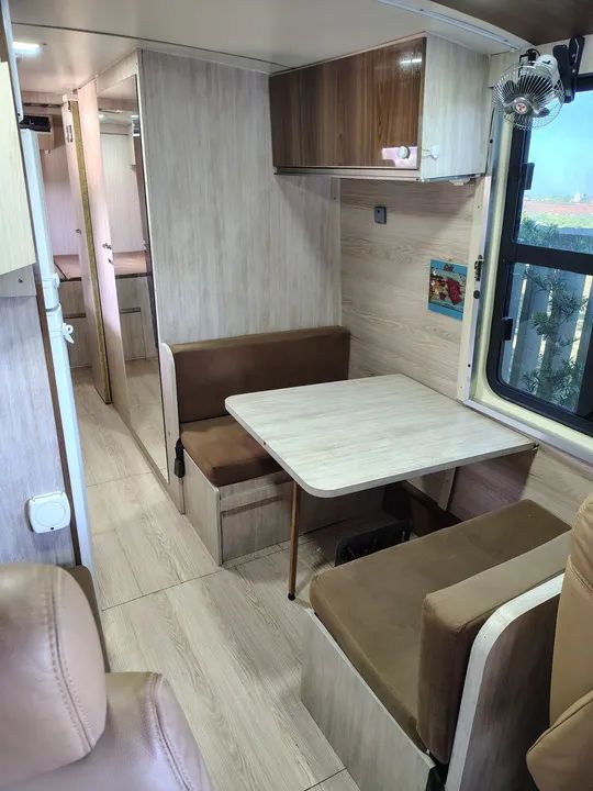 Motorhome PLACA PRETA Larturist 195.000km originais - Foto 12