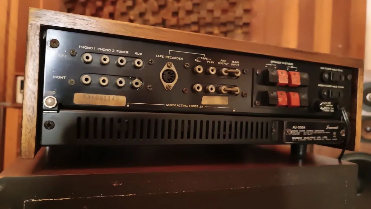 Amplificador Vintage Sansui AU555a - Foto 4