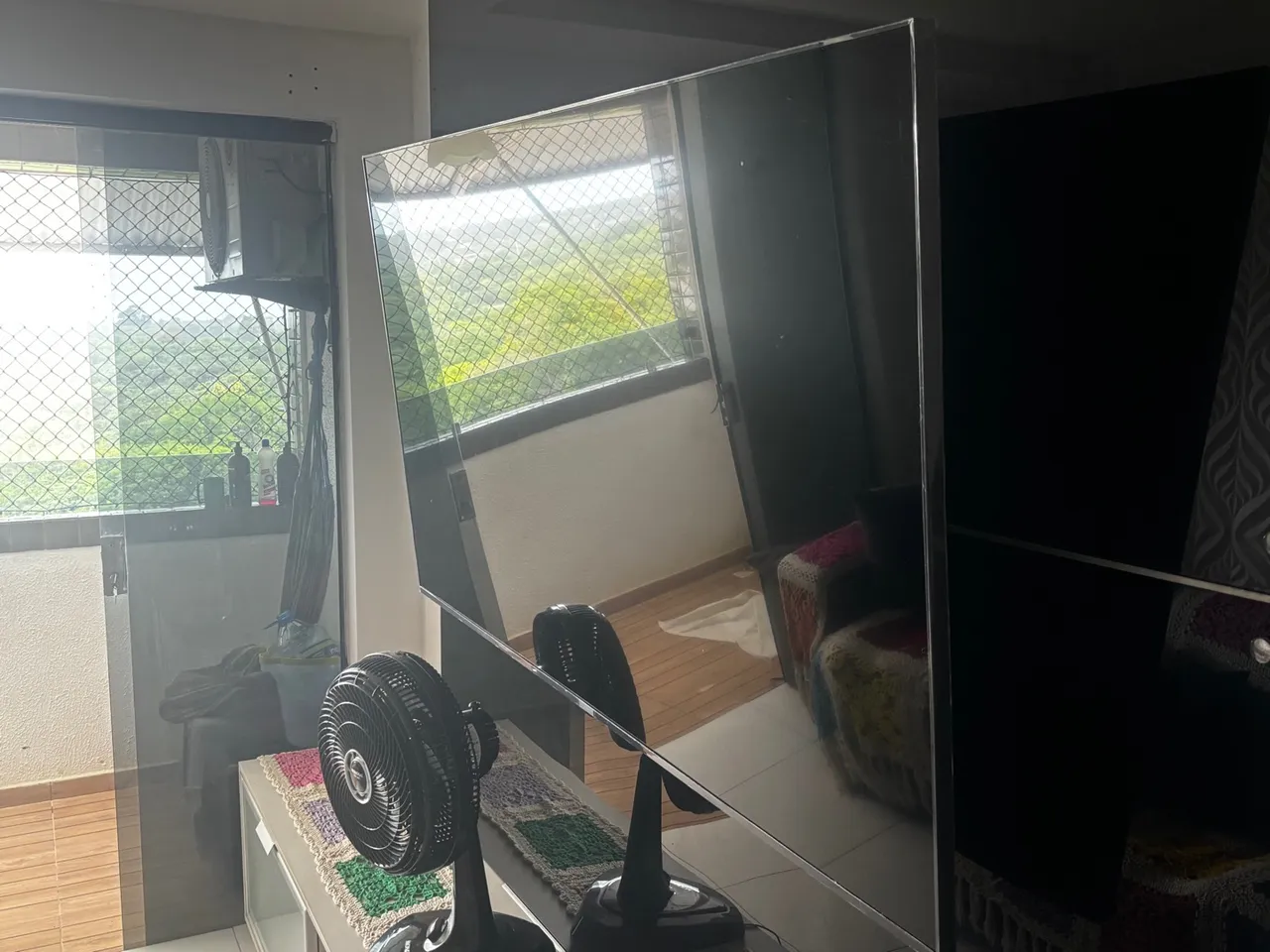 TV LG ThinQ 75 polegadas no plástico ainda