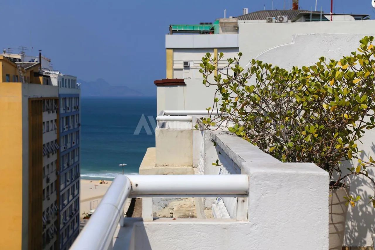 Copacabana | Cobertura 18 quartos, sendo 9 suites