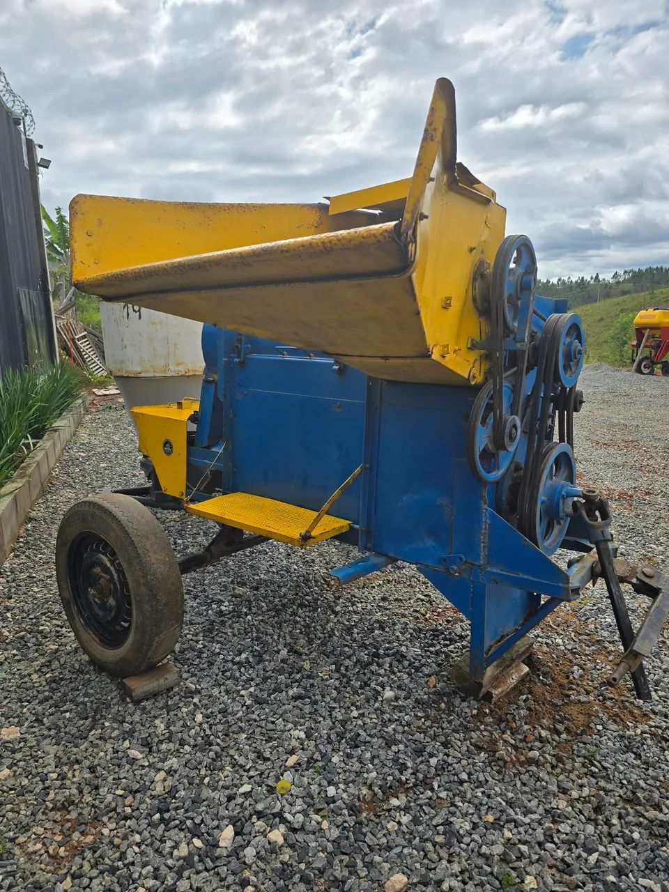 Debulhador de cereais bc 80 nogueira para trator 