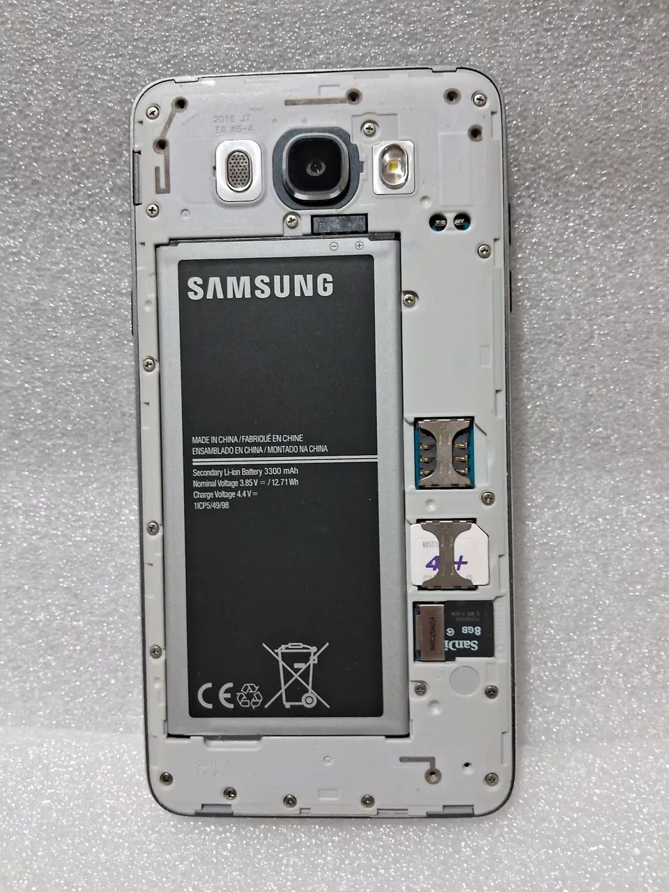 Celular Samsung Galaxy J7 metal  - Foto 2