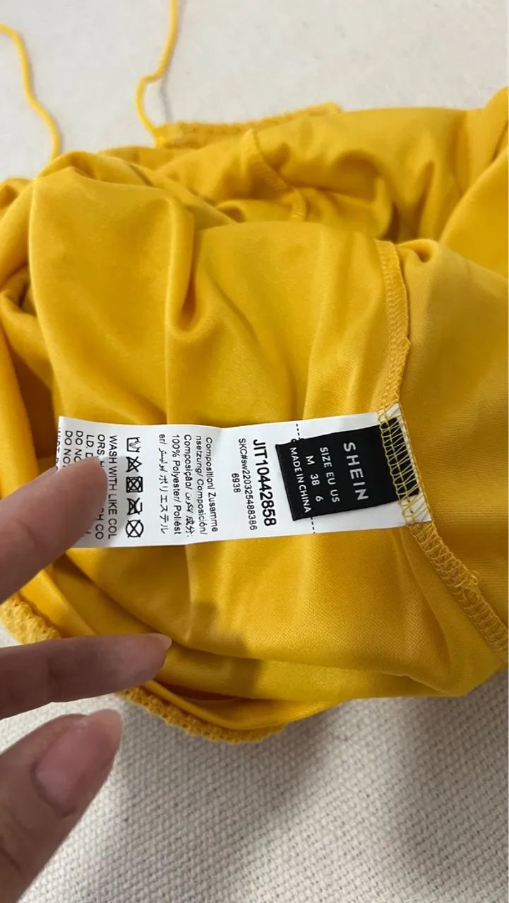 vestido curto amarelo shein tamanho 38 - Foto 3