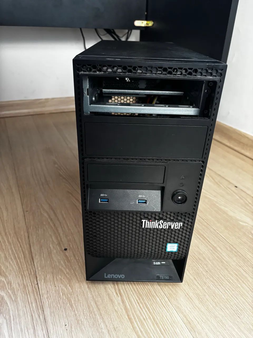 Servidor Lenovo ThinkServer TS150 - Computadores e Desktops