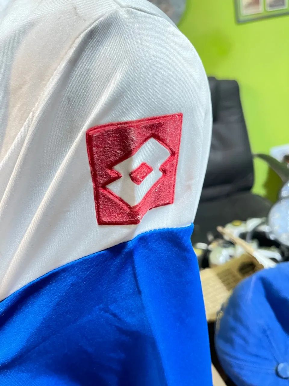 Esta é uma camisa de futebol do Real Club Deportivo de La Coruña