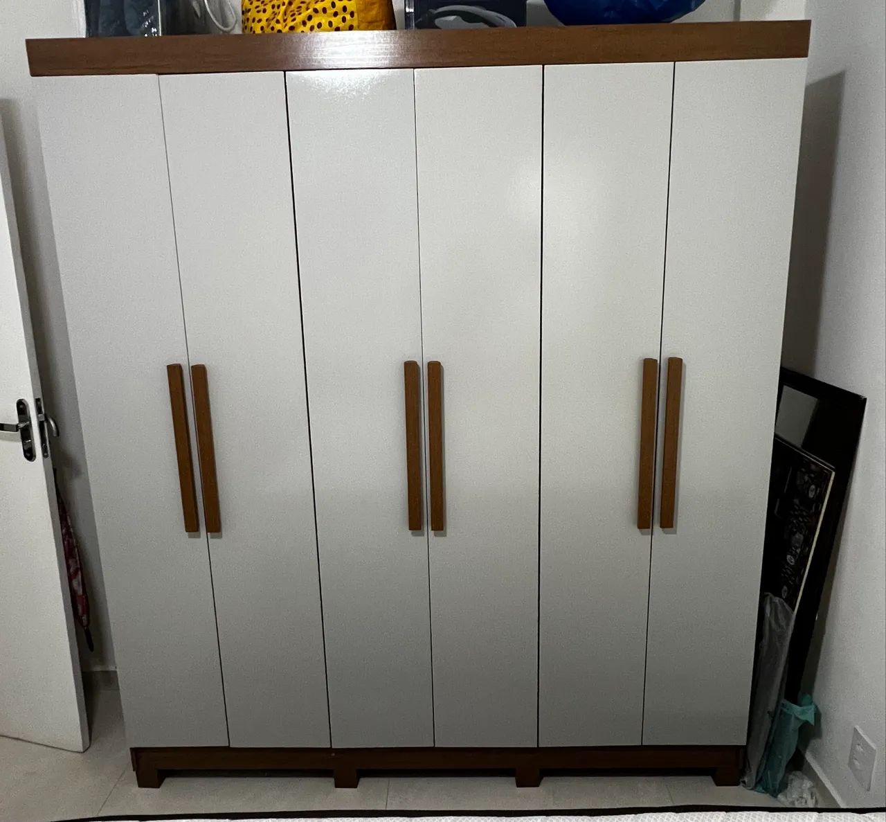 Guarda roupa 6 portas64330719817857120