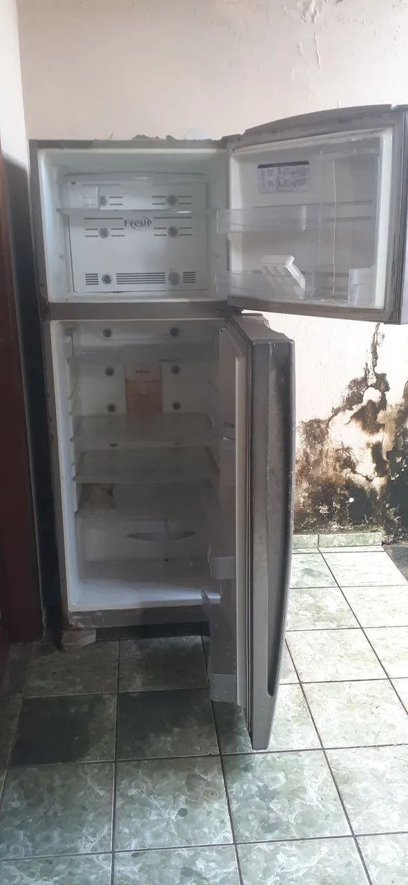 Geladeira GE - Usada 250$ - Foto 2