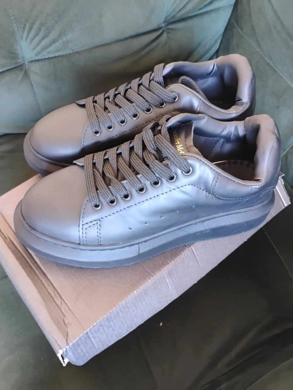Tênis Alexander McQueen Preto - Novo