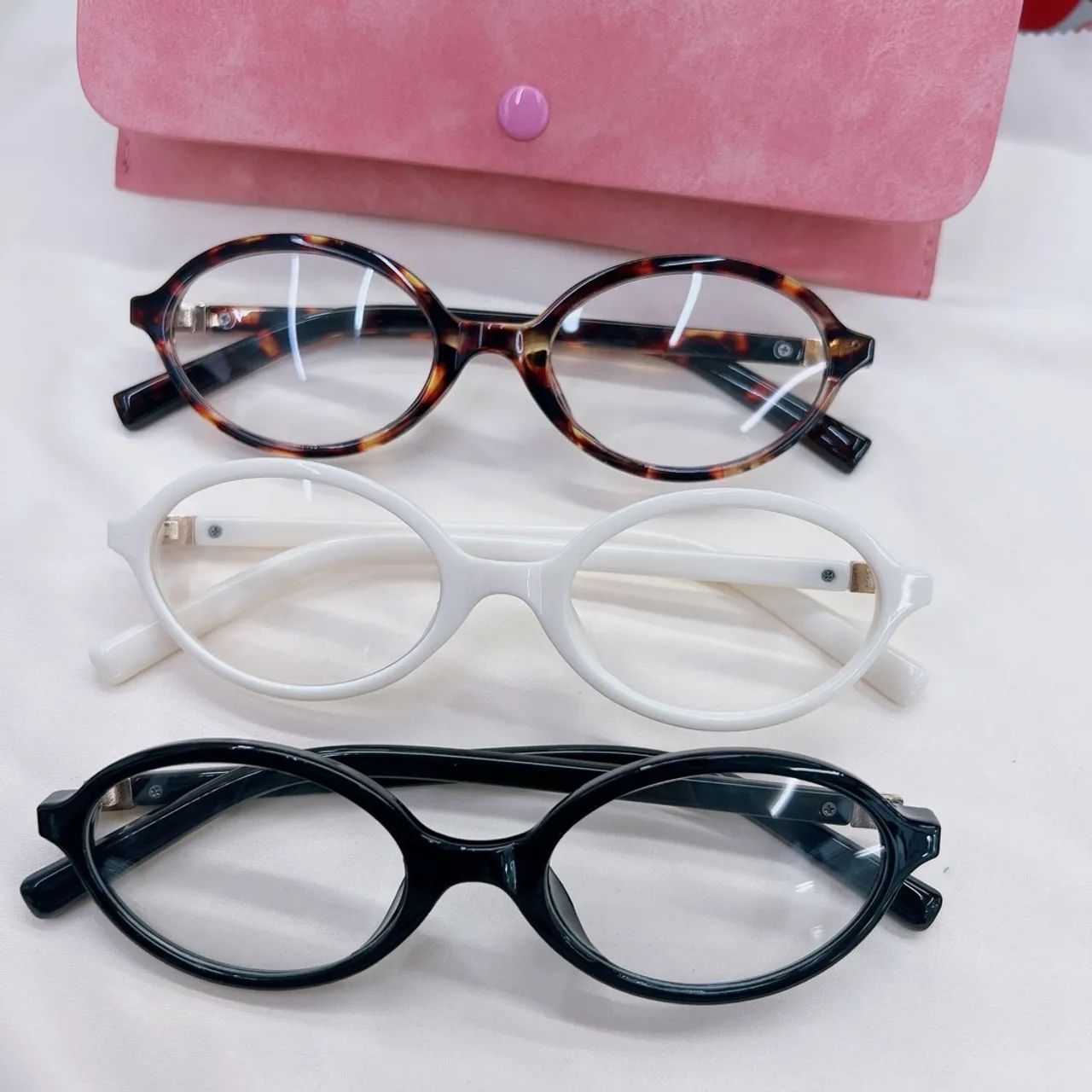 Óculos de Sol Miu Miu - Elegância e Estilo! - Foto 4