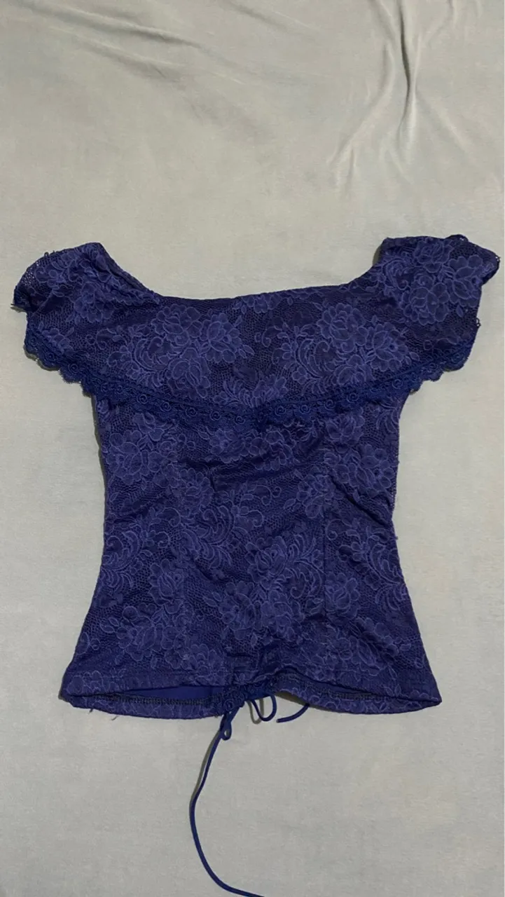 Blusa de renda azul