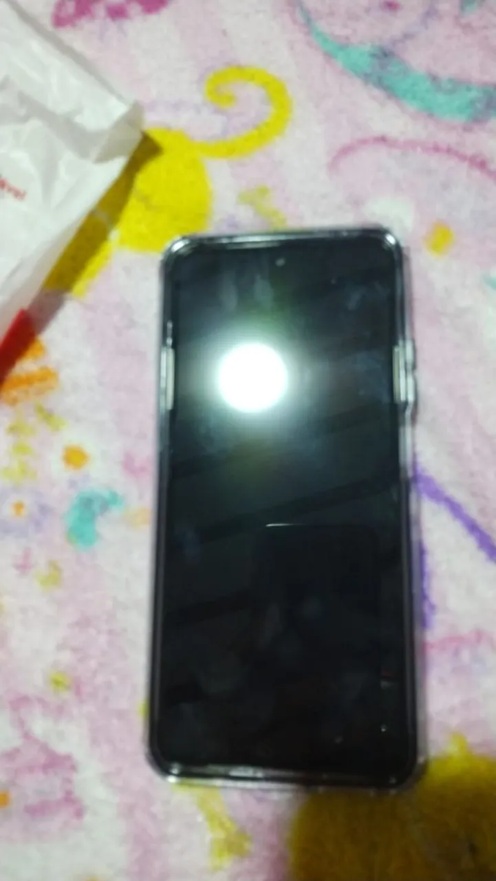 Telefone em bom estado sem nenhum trincando novinho