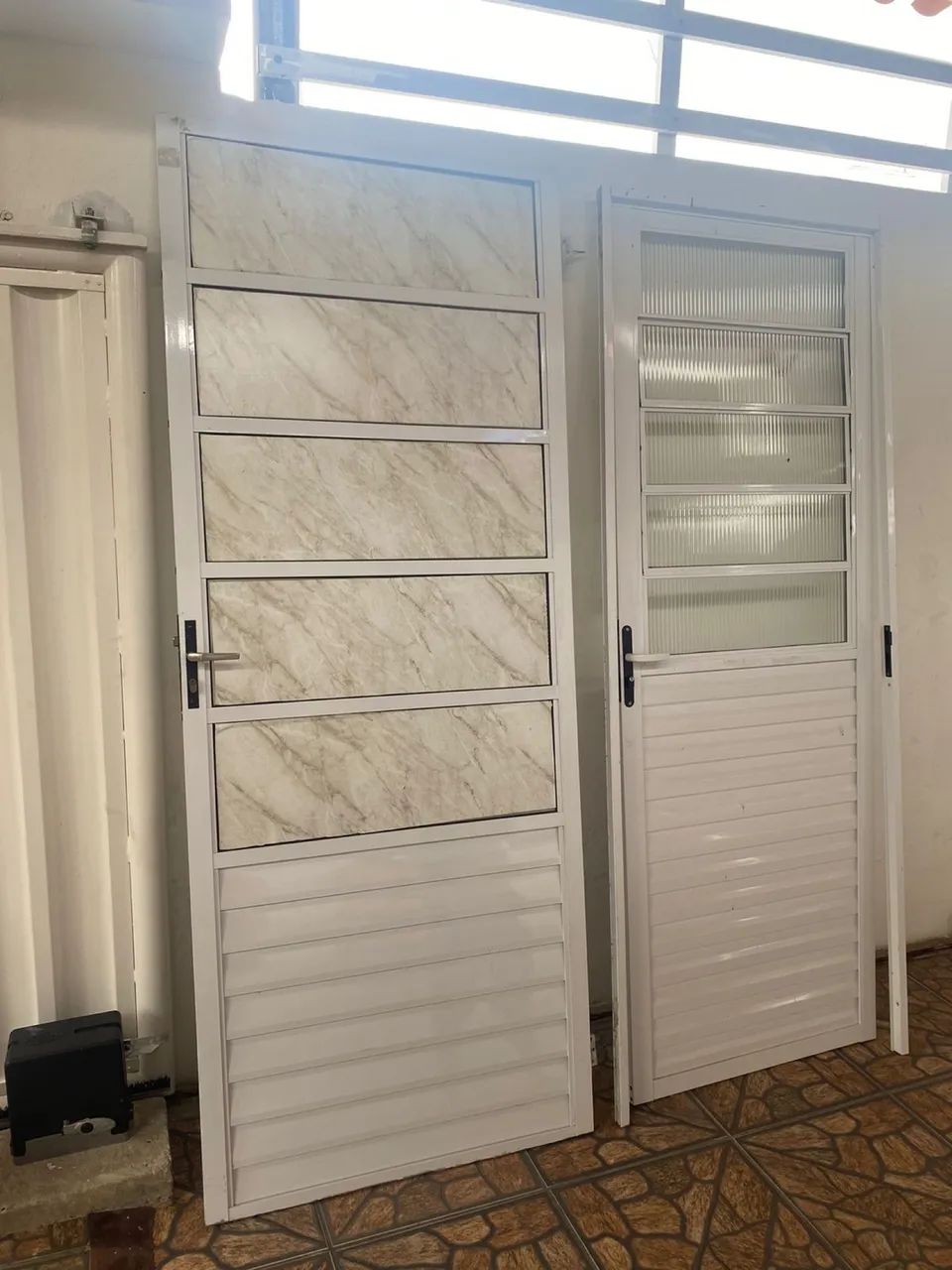 2 portas de alumínio  - Foto 4
