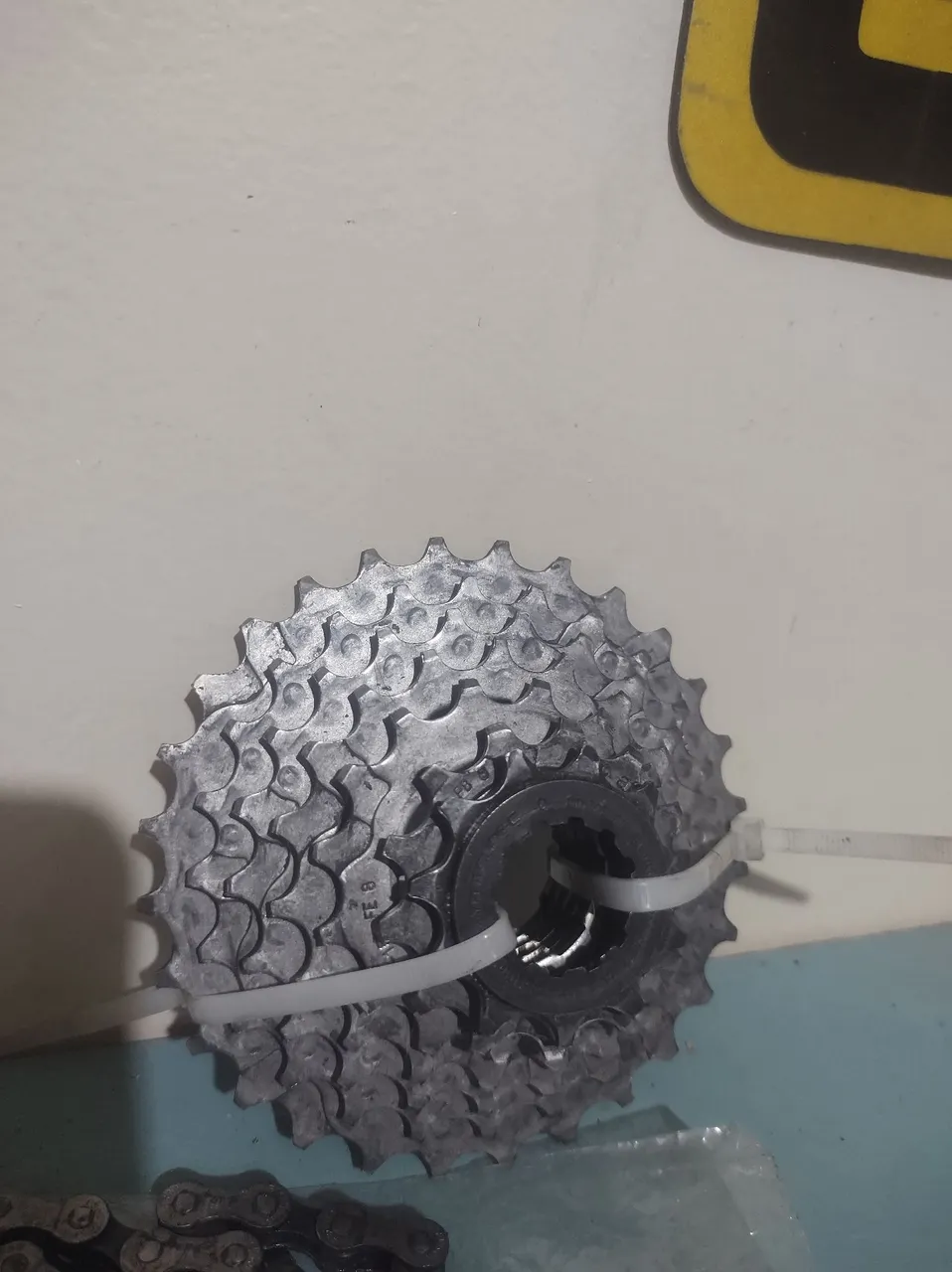 Cassete K7 Shimano CS-HG60 7v 11-23d + corrente fsc ig51 7v em ótimo estado