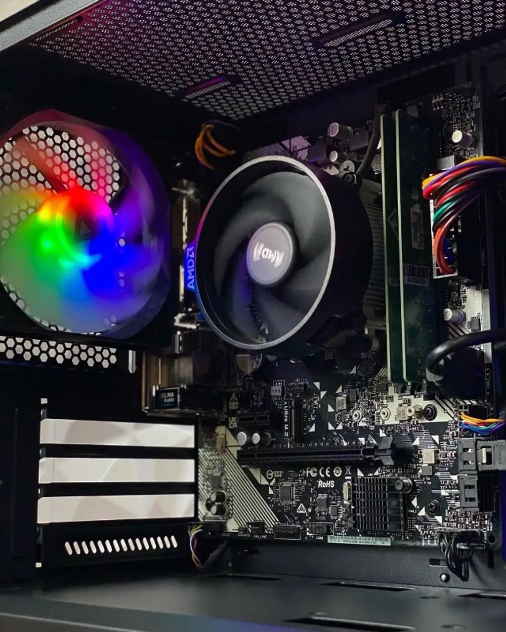 PC GAMER RYZEN 3 3200G/ 16GB RAM DDR4/ B450M ASROCK - Foto 2