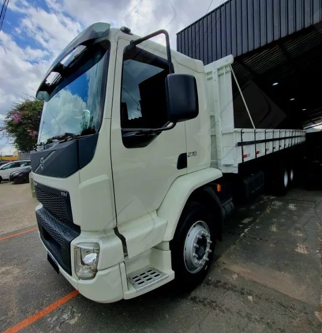 Volvo VM 270 6x2 Cabine Leito - 2022 (Apenas 57.000 km Original) - Foto 7