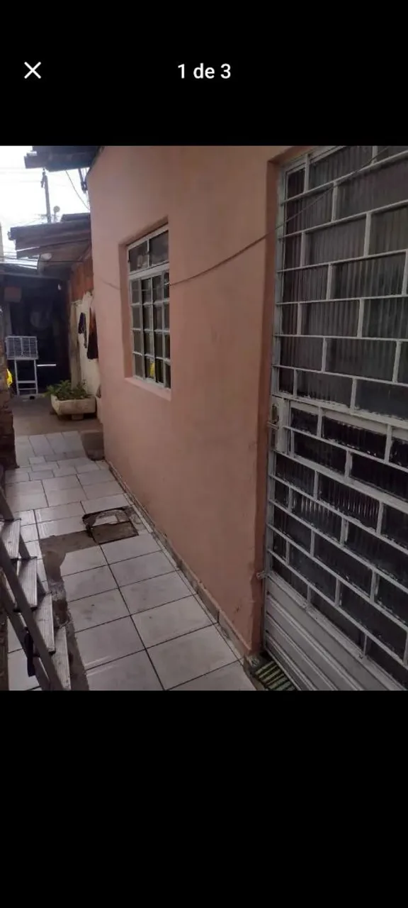 Aluga-se quartinho 