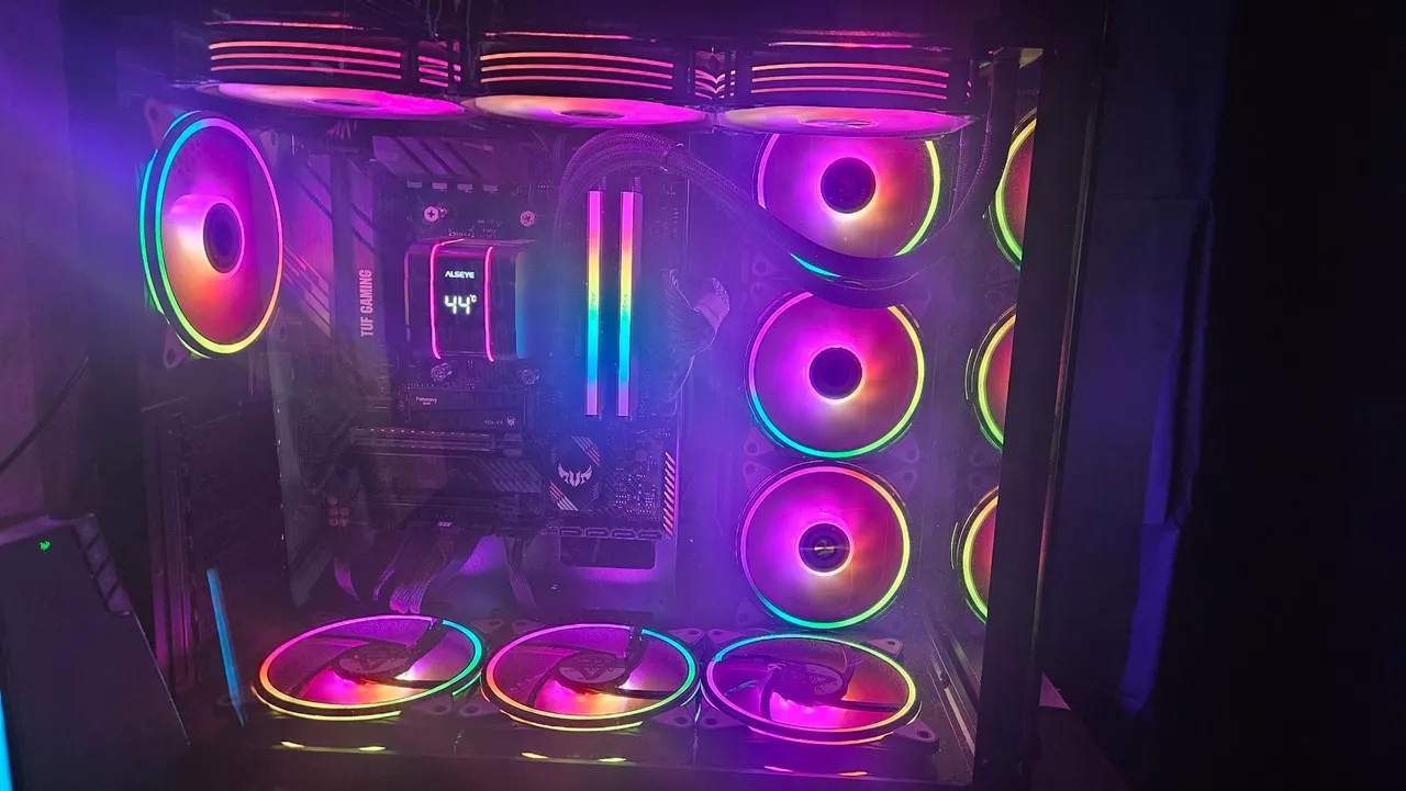 PC Gamer com Iluminação RGB - Visual Incrível!
