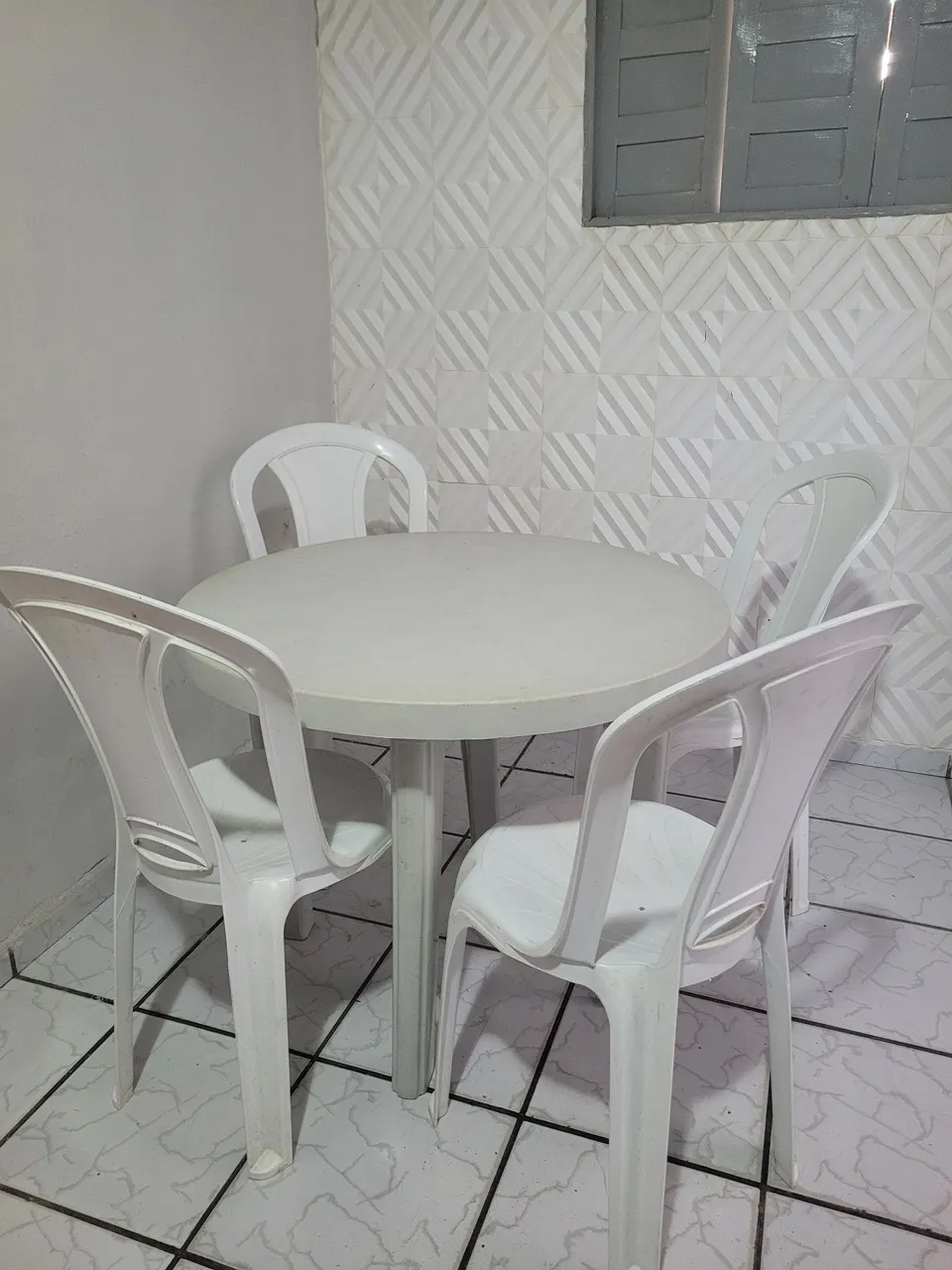 Jogo de Mesa e Cadeiras tramontina