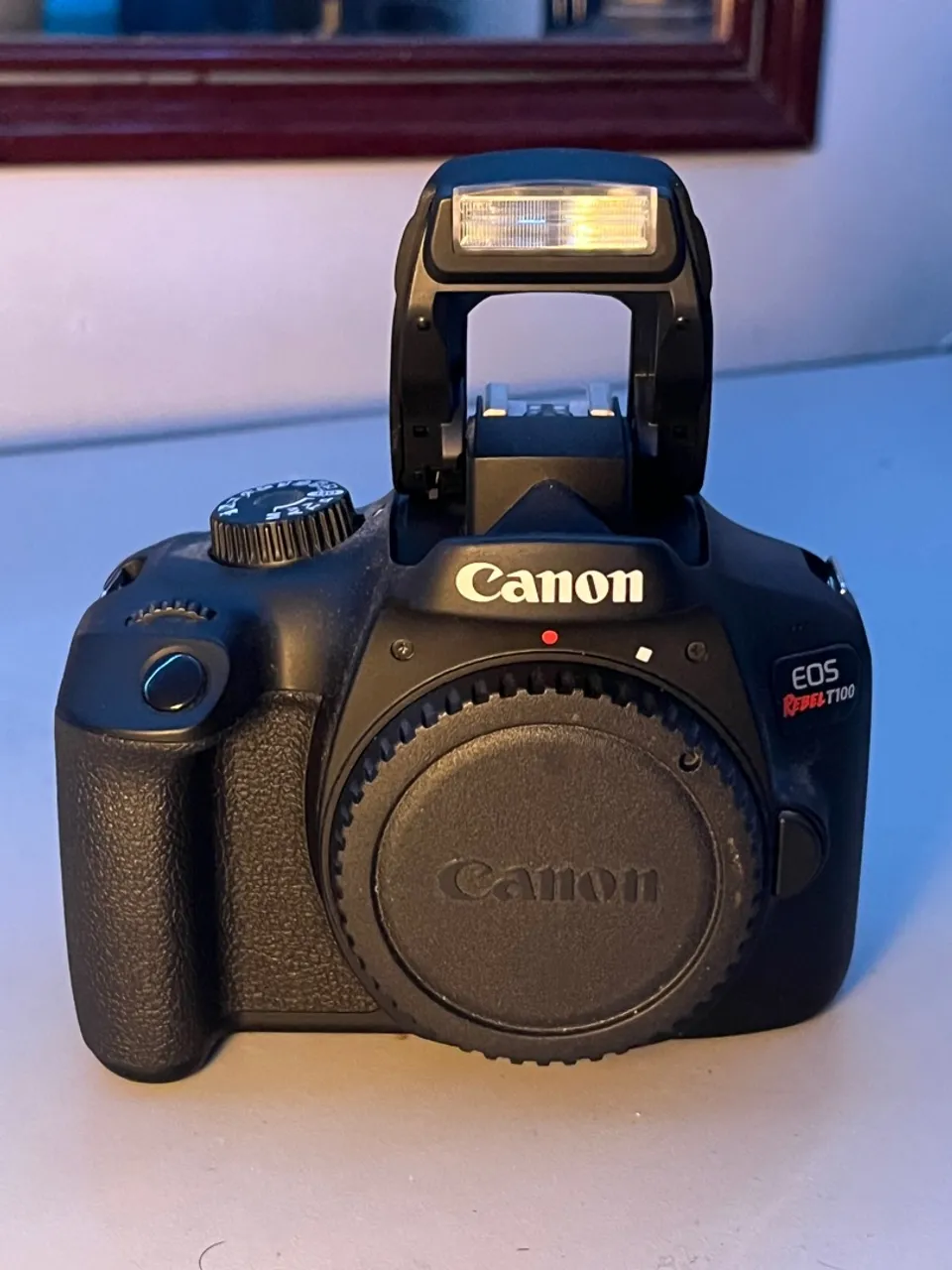 Canon EOS Rebel T100 - Câmera DSLR + Lente 18-55MM
