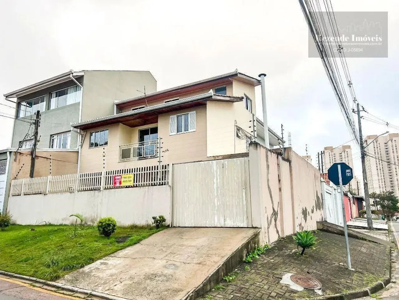 Sobrado com 4 dormitórios à venda, 134 m² por R$ 720.000,00 - Campo Comprido - Curitiba/PR