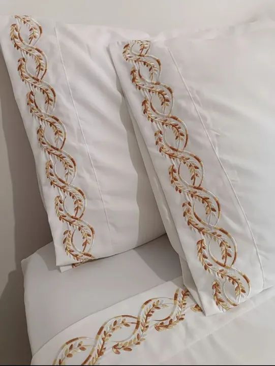 Kit de lençóis king branco bordados nas fronhas e lençol de cima  - Foto 2