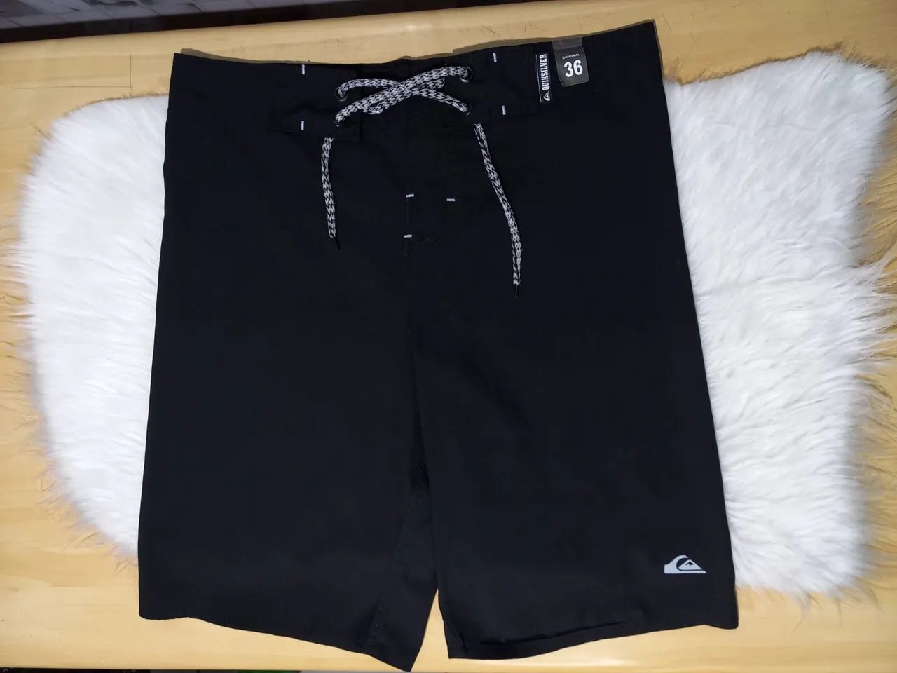 Bermuda elastano Quiksilver - 36 até 48.<br> 