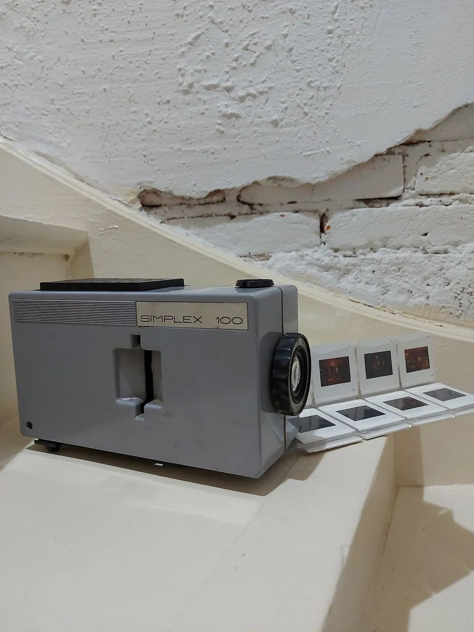 Projetor de slides italiano da marca BENCINI