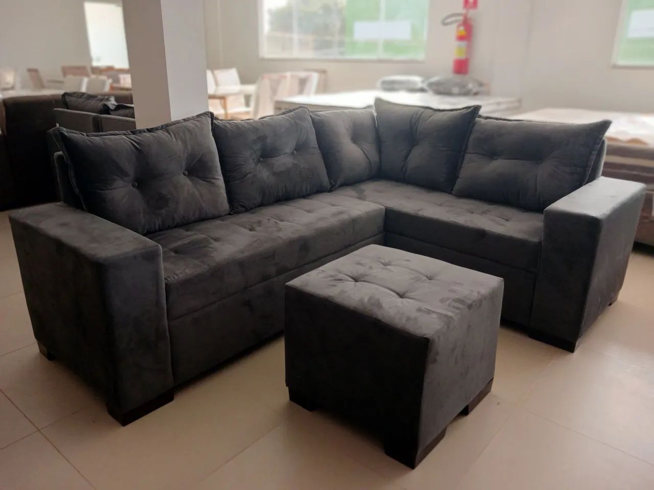 Sofá de canto cinza com puff - Novo 