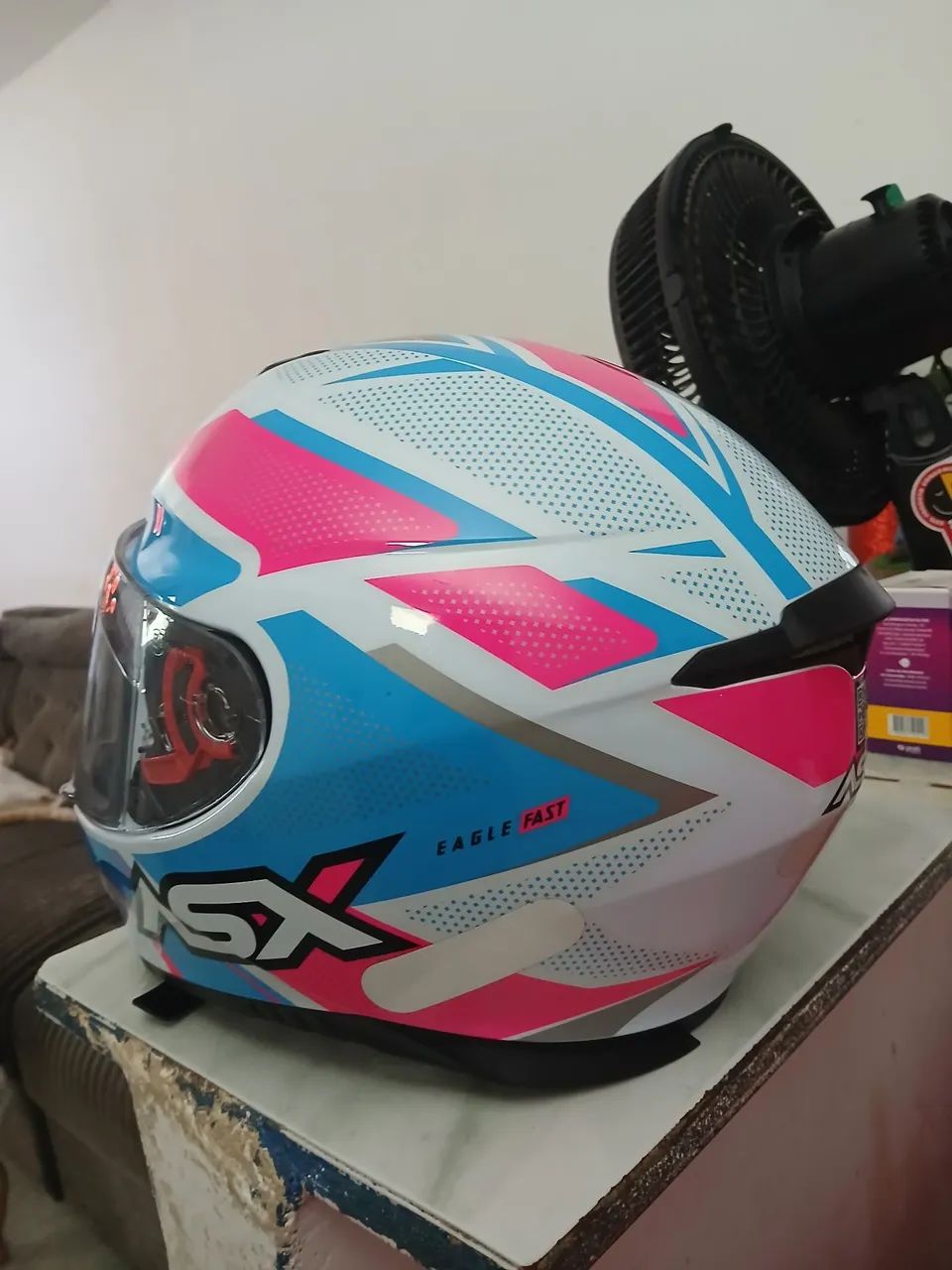 Capacete ASX -  Branco, Azul e Rosa - Foto 2