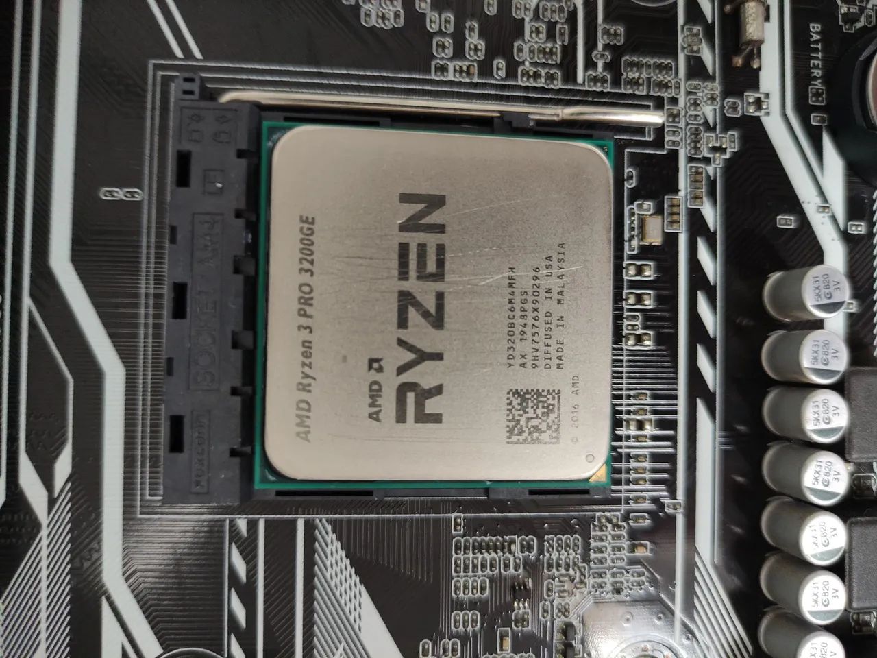  AMD Ryzen 3 PRO 3200GE - Foto 3