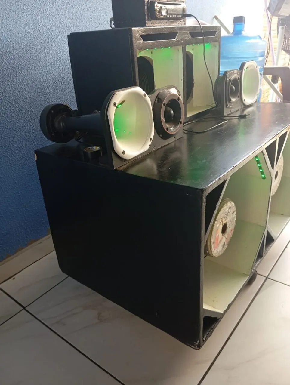Sistema de Som Customizado com Iluminação