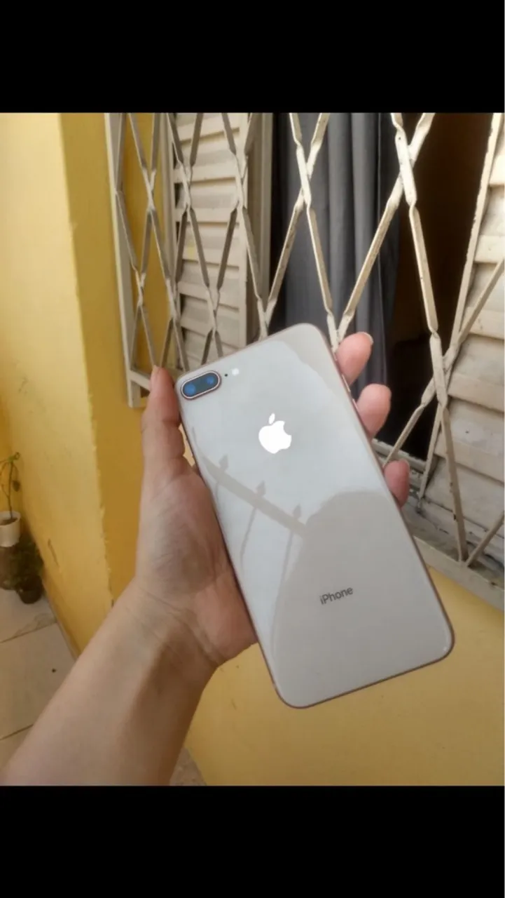 iPhone 8 Plus conservado pra vender logo
