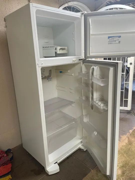 Geladeira FrostFree Eletrolux 436l - Foto 3