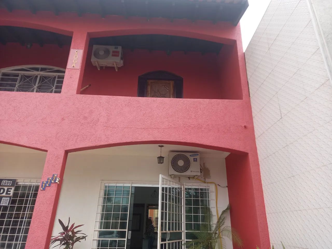 Vendo um sobrado e uma casa, ideal para comércio no centro de Campo Grande MS 
