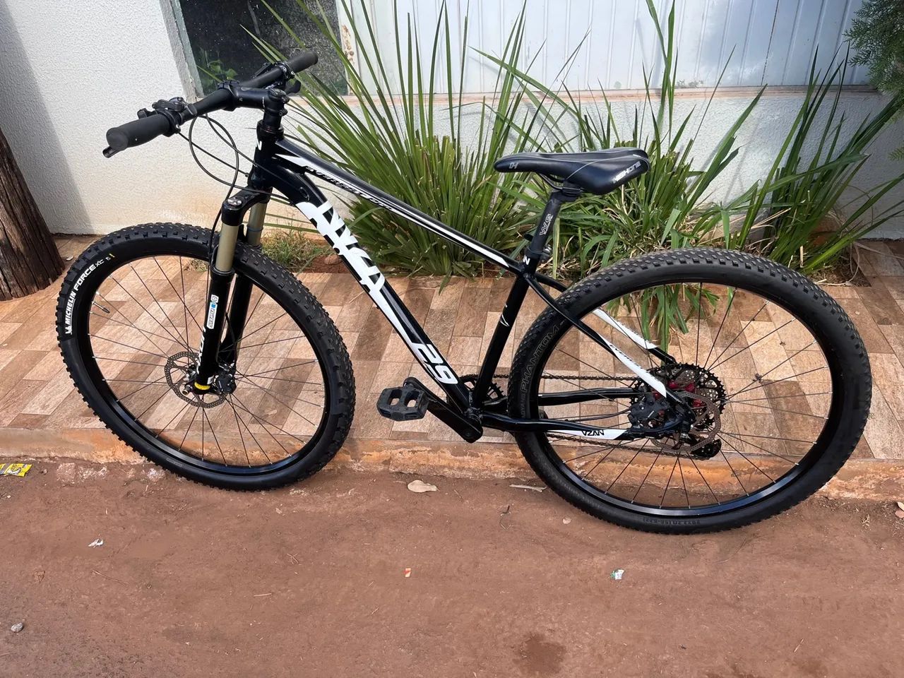 Bicicleta Vzan everest pro 29  - Foto 3