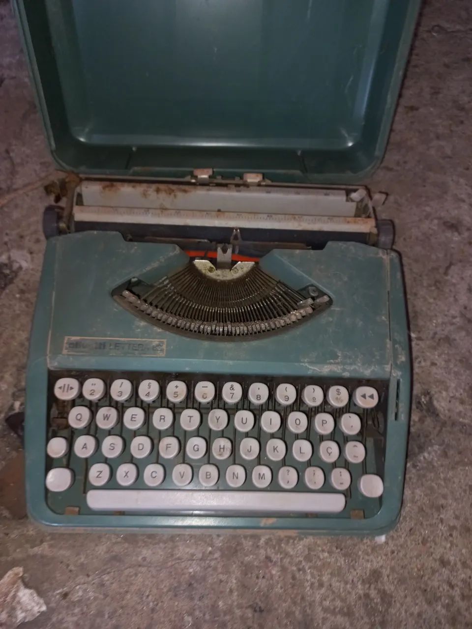 Máquina de escrever 64861127793921121