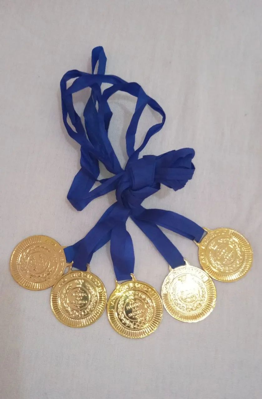 Medalhas novas! Pacote com 5 unidades 15,00.