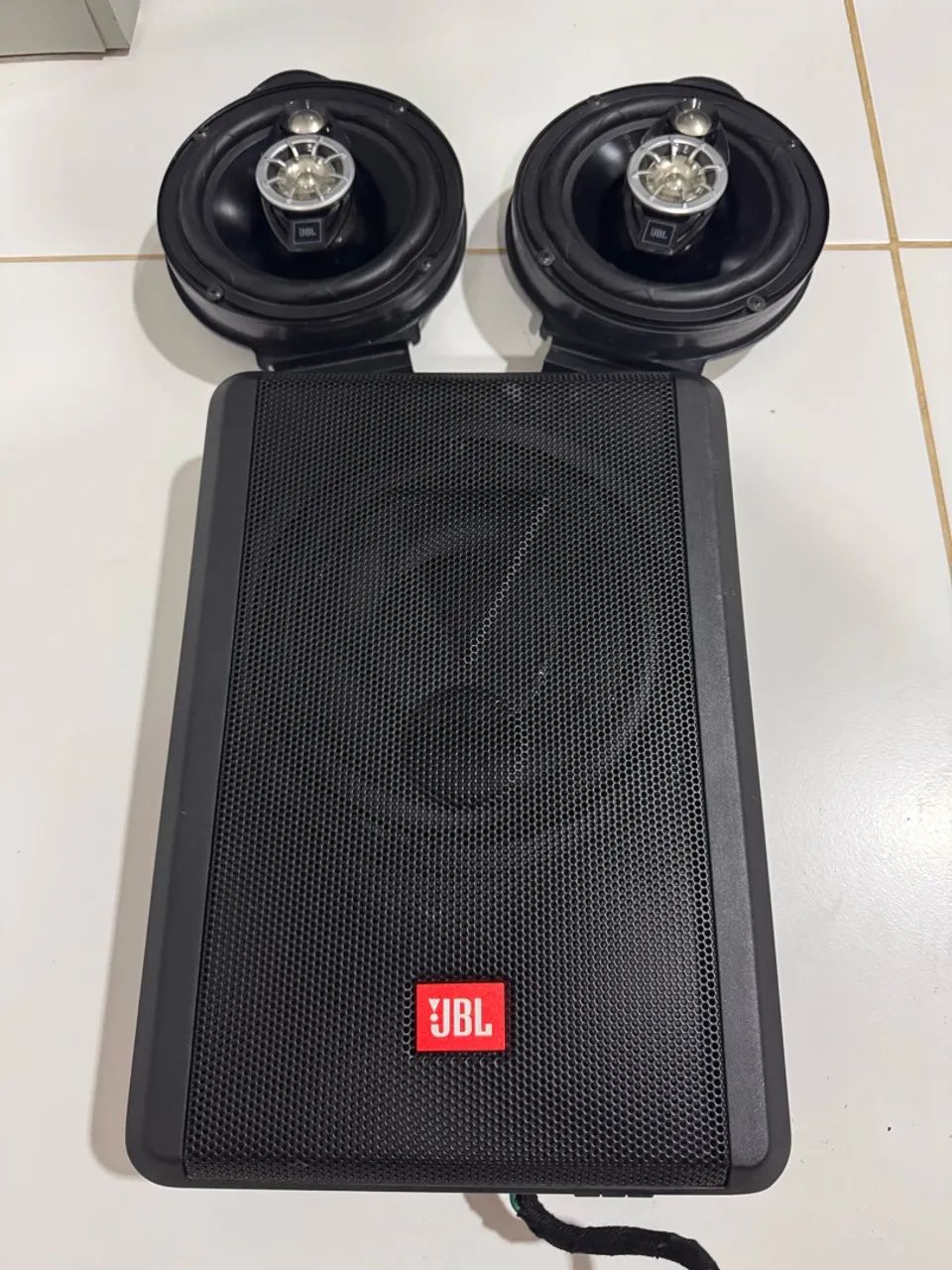 Caixa amplificadora JBL SW8A-MS