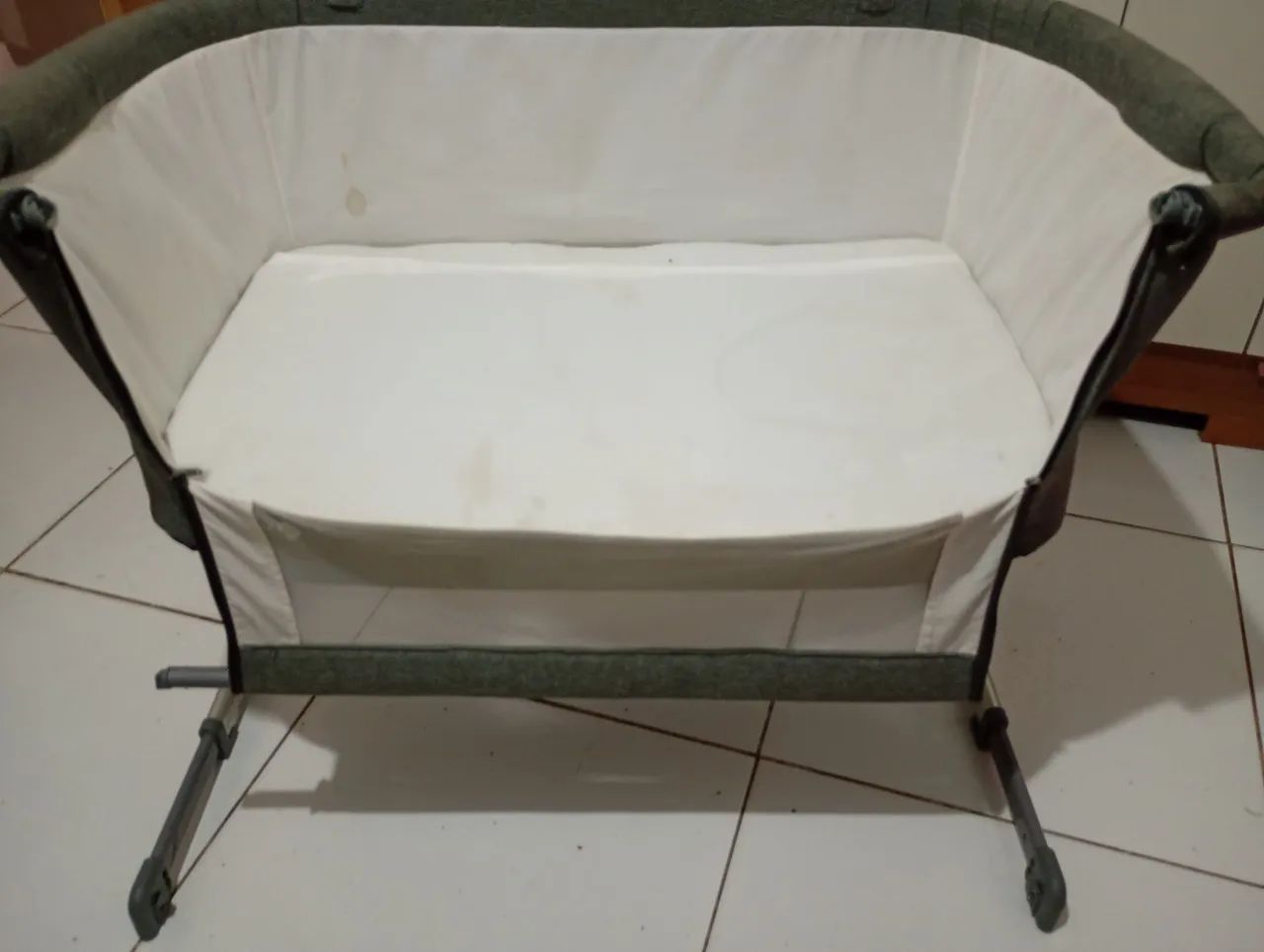 Vendo berço que acopla na cama. - Foto 2