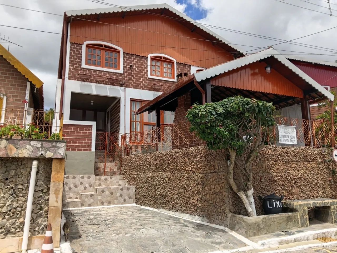 Casa em condomínio com 3 suítes em Gravatá 