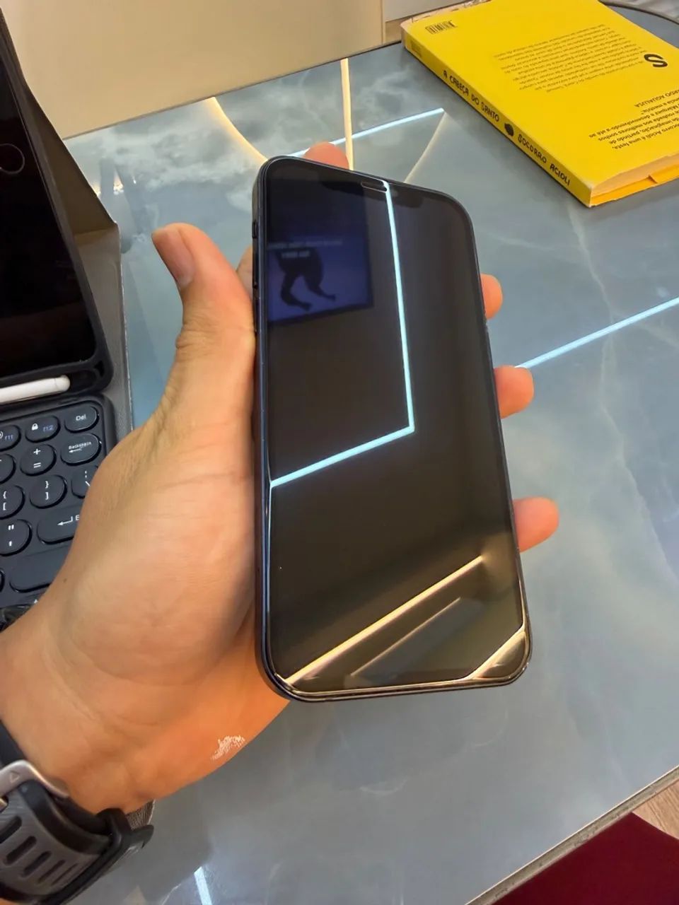iPhone 12 